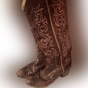 *SOLD*  LARRY MAHAN Vintage RARE Womens Western Tall Boot With Silver Toe Accent